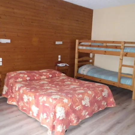 Notre Dame Des Neiges Hotel 2*